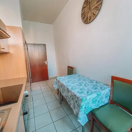 Apartmán Handwerker/ Monteurwohnung In Die Stadt Mitte